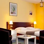 Le Tronçais Hotel