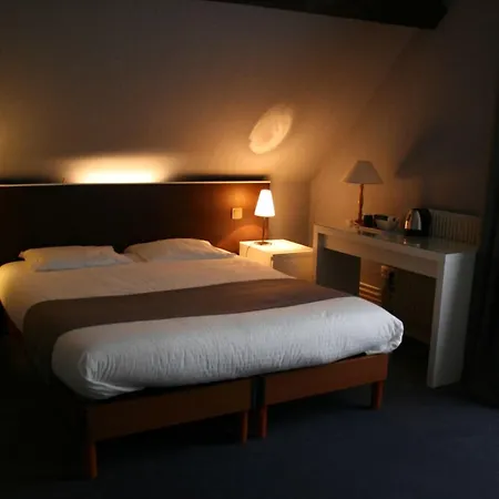 Le Tronçais Hotel 3*