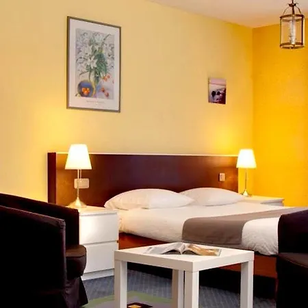 Le Troncais Отель