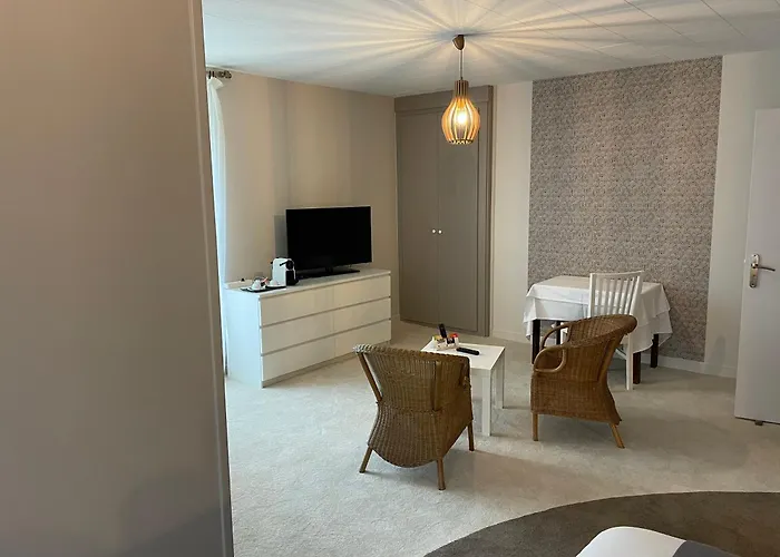 Hotel Le Tronçais 3*