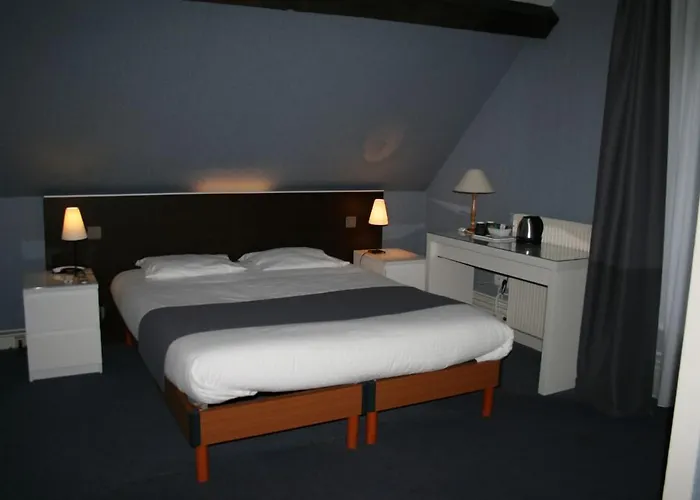 Le Tronçais Hotel 3*