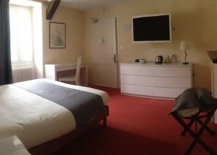 Le Tronçais Hotel 3*