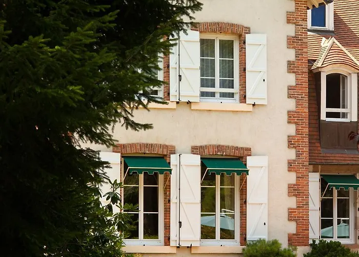 Hotel Le Troncais 3*