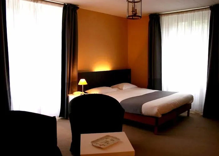 Hotel Le Troncais 3*